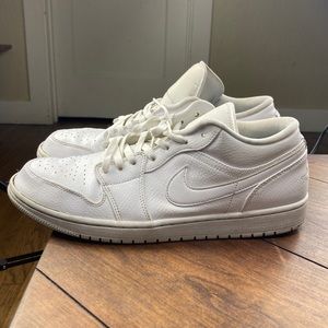 Jordan 1 Triple White Low Men’s Size US 11.5